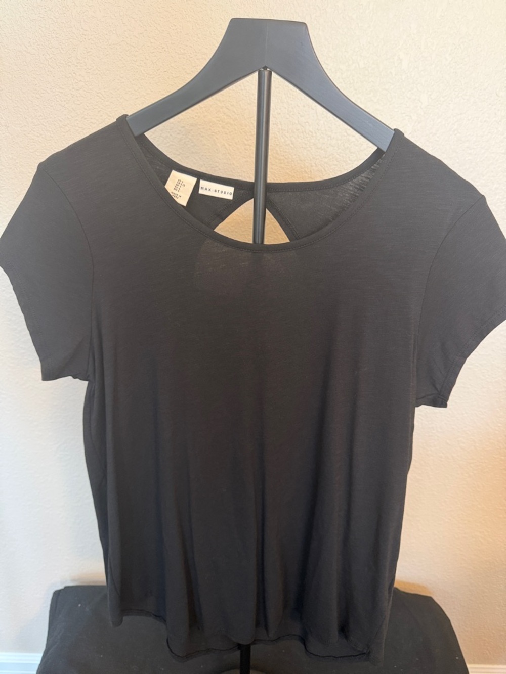 Max Studio Black Short Sleeve Scoop Neck Tee